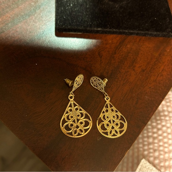 SPECTACULAR in Every Way..Teardrop Earrings - Picture 1 of 2